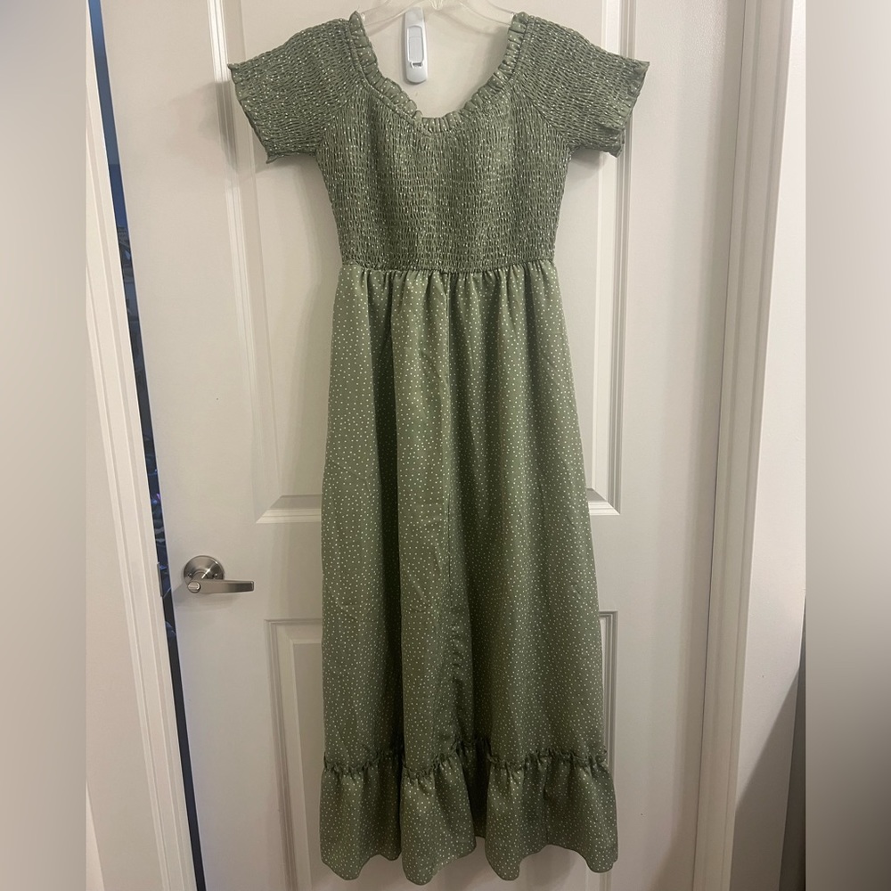 Simplee Green Ruched Maxi Dress - Picture 5 of 7